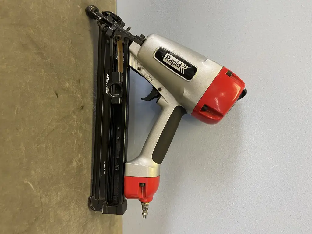 Rapid Pro Pb161 Pneumatic Nailer - View 4