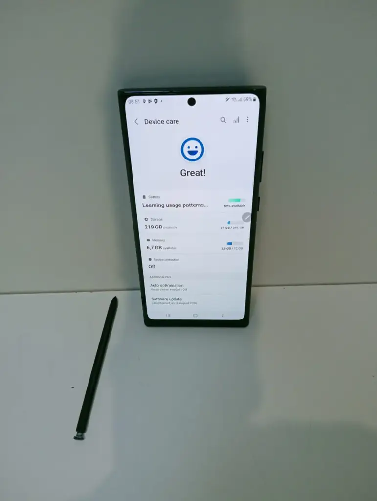 Samsung Galaxy Note 20 Ultra 5G Smartphone - View 3