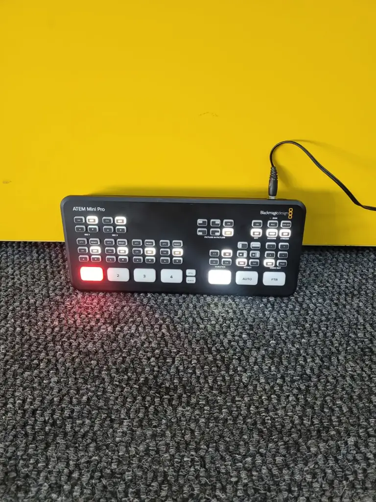 Blackmagic Design Atem Mini Pro Hdmi Live Stream Switcher / 4 Channel - View 4