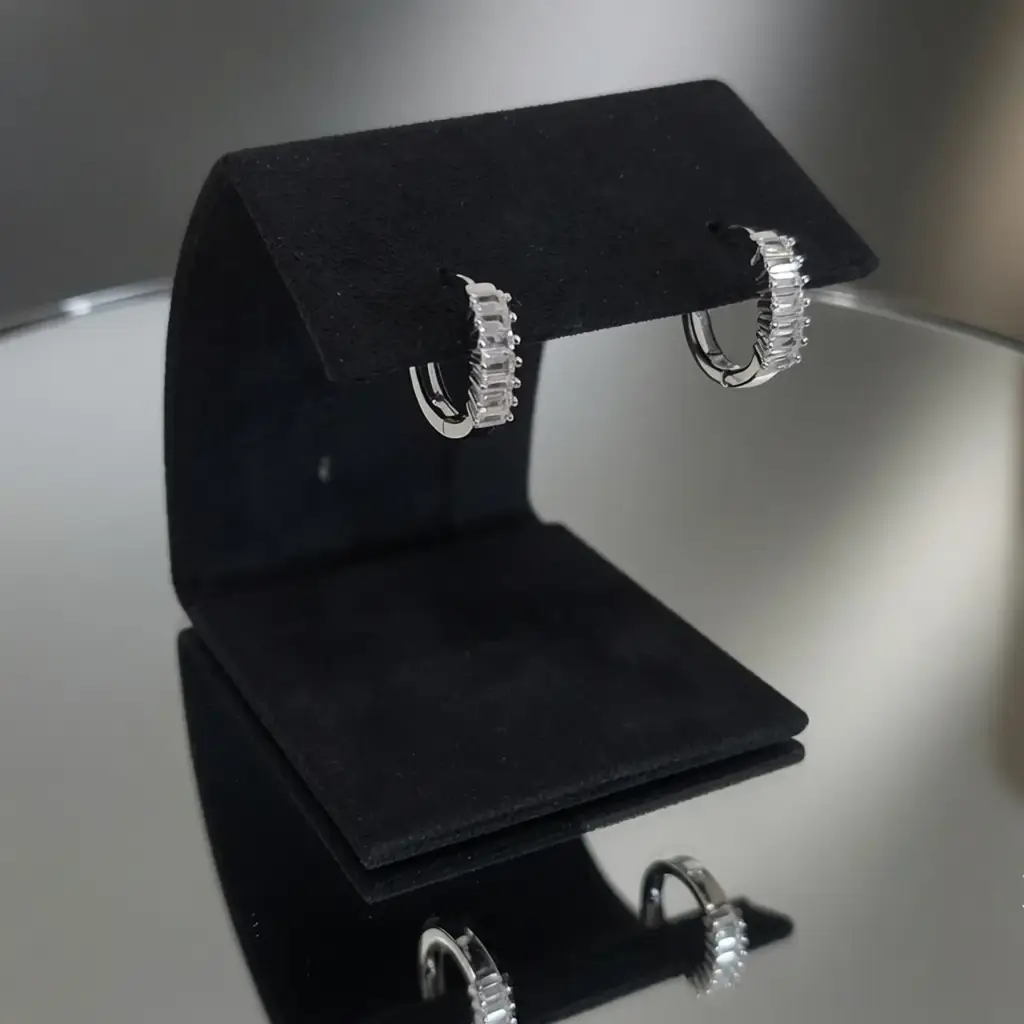 925 Silver Cz Huggies Mser040 Ladies Earring