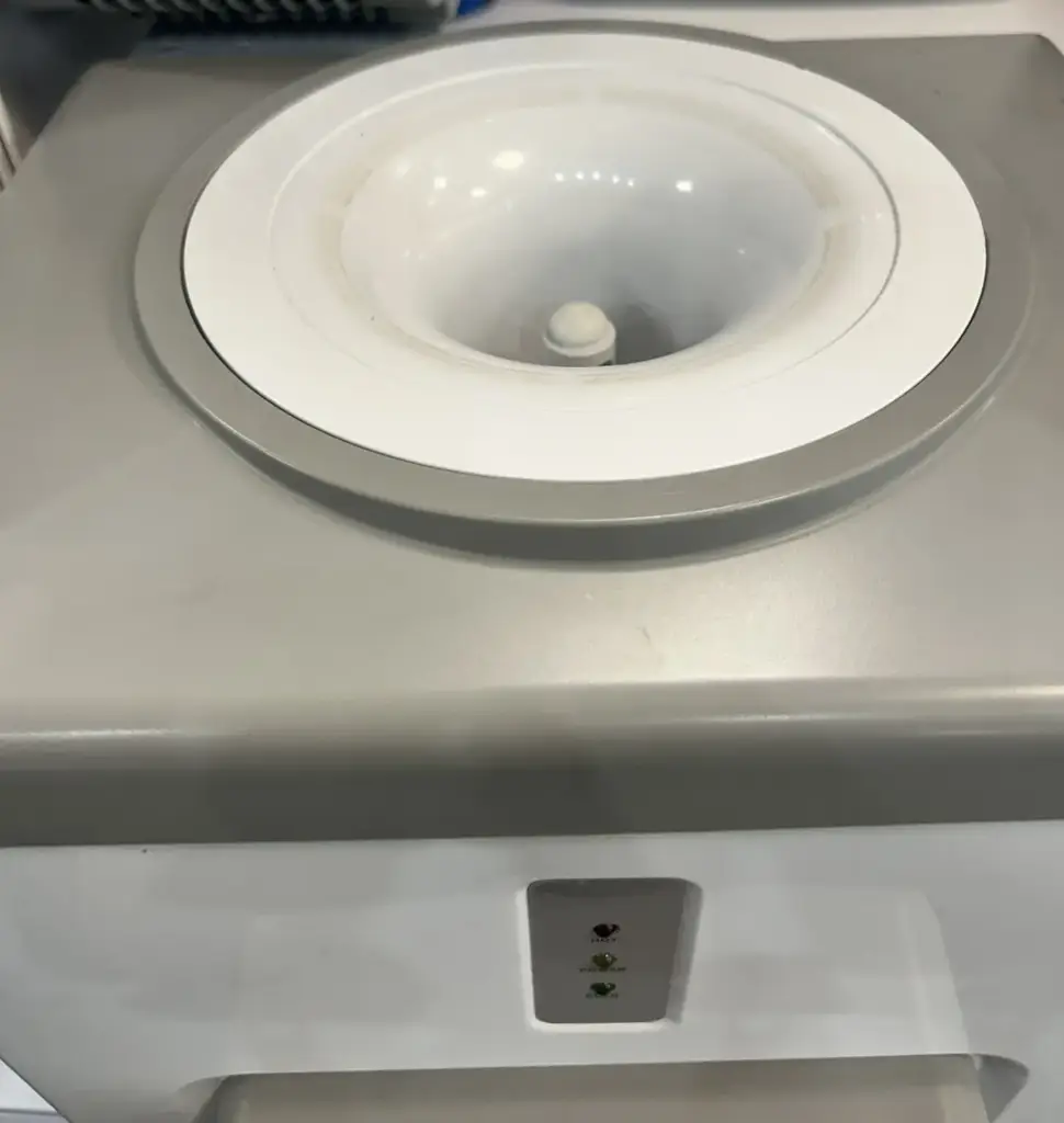 Snomaster Freestanding Hot And Cold Water Dispenser - View 2