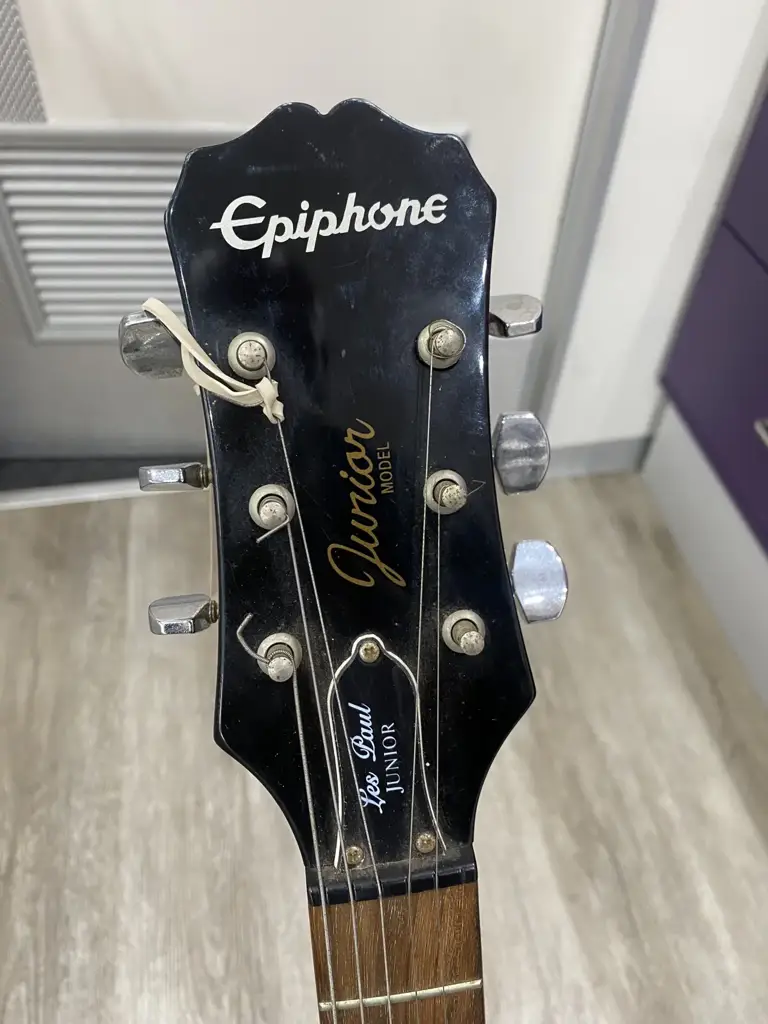 Epiphone Les Paul Junior Electric Guitar. - View 3