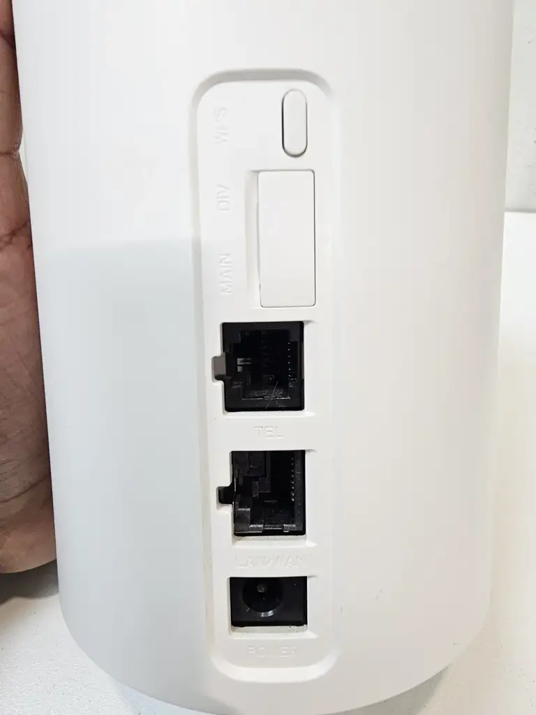 Alcatel Hh72v1 Linkhub Lte Cat7 Router - View 3
