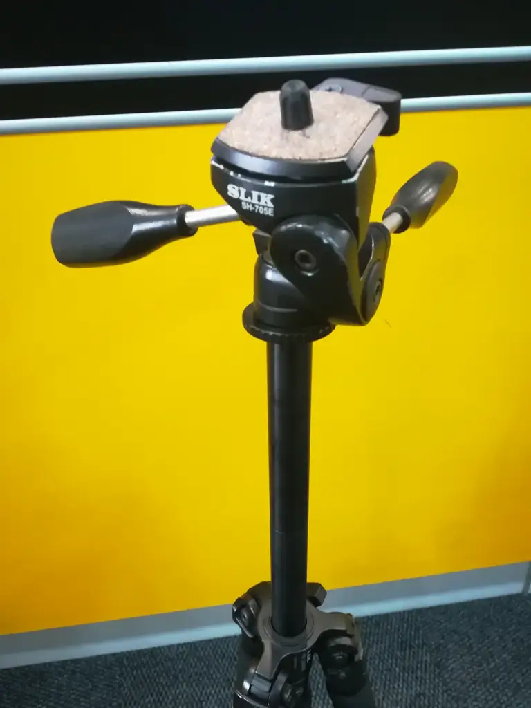 Slik Tripod - View 2