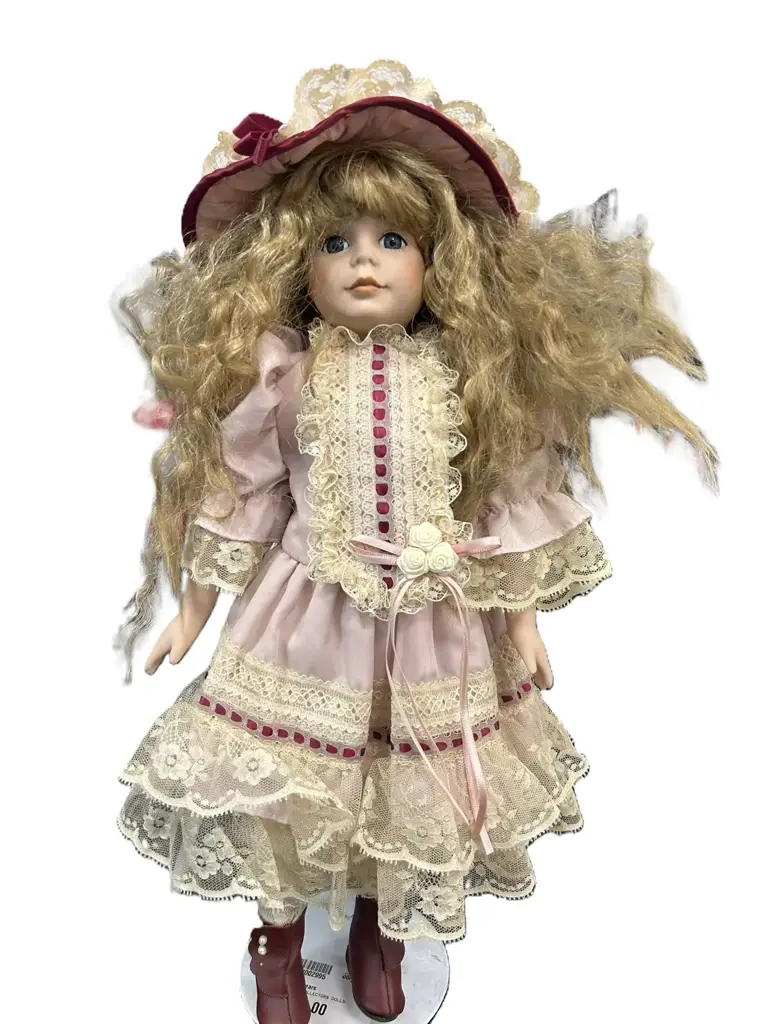 Leonardo Collection – Porcelain Doll
