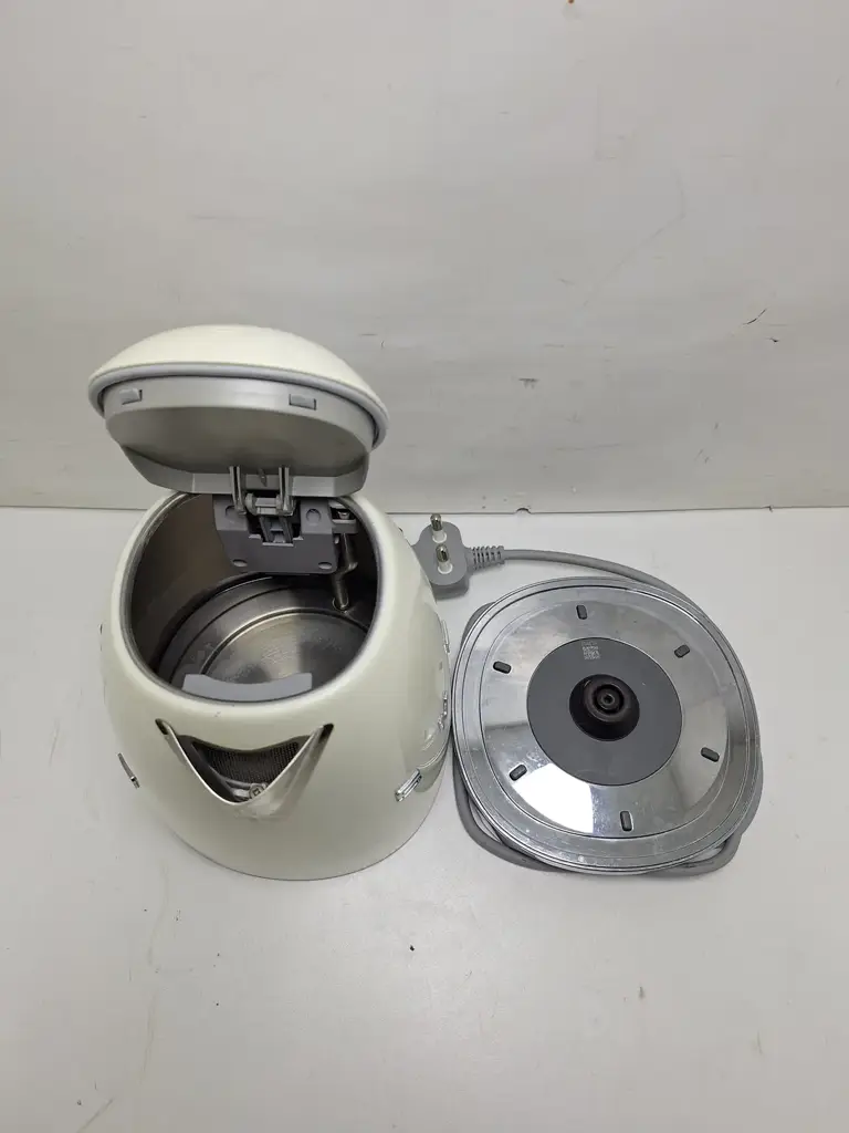Smeg Electric Kettle | Model: Klf03crsa | - View 4