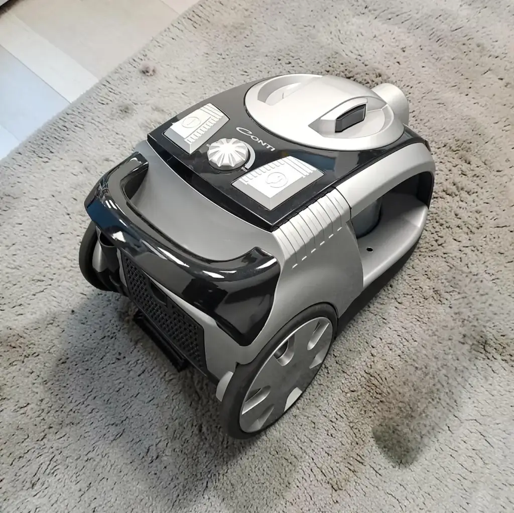 Conti Cyclonic Vacuum Cleaner