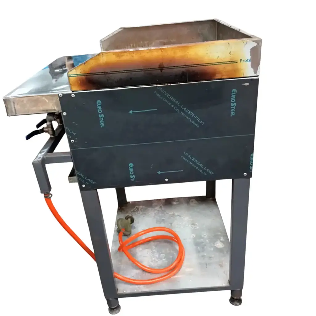4 Burner Gas Grill (In-Store Collection) - View 4