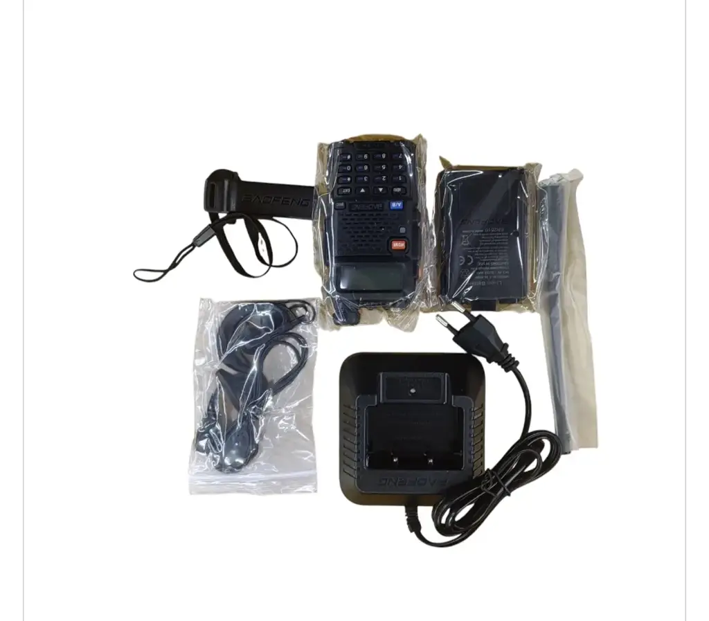 Baofeng Uv-5R Dual-Band Two-Way Radio / Walkie Talkie: