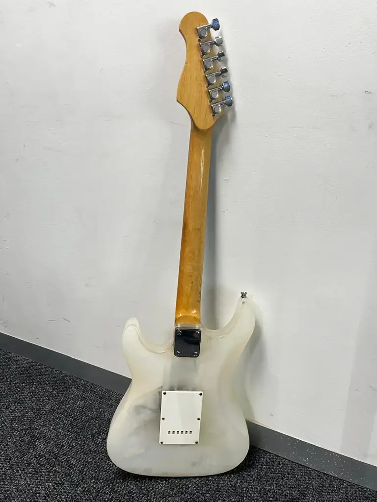 Crescendo Electric Guitar White 6 String - View 2