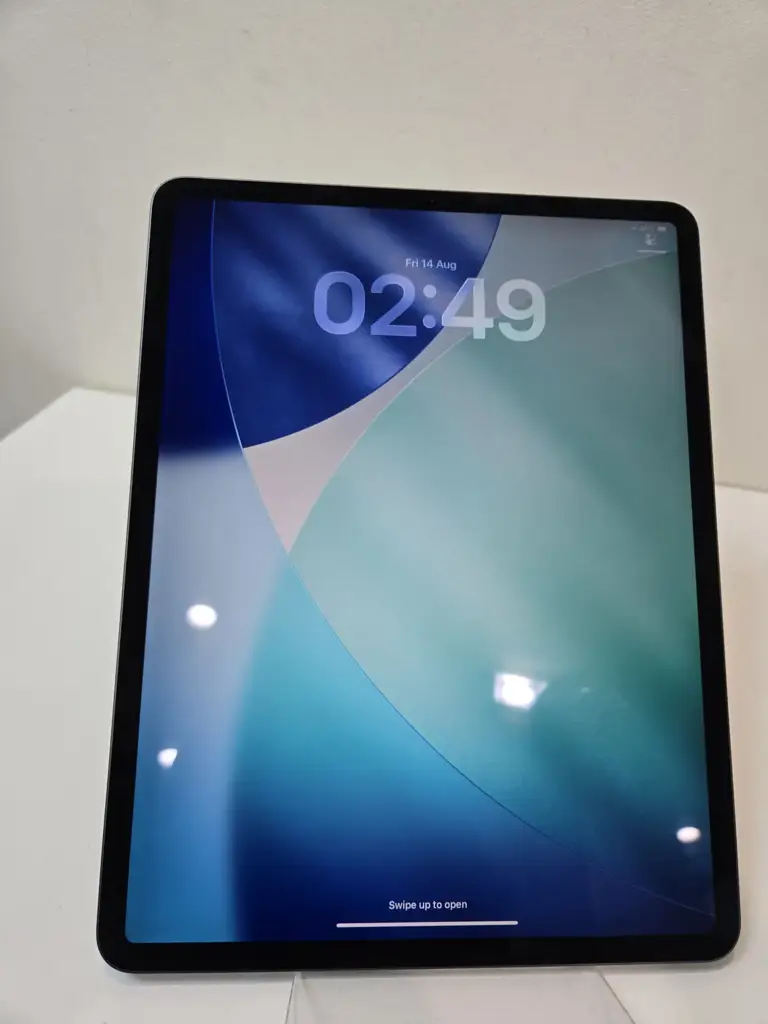 Ipad Pro 3rd Gen 64GB 12.9 Inch WIFI Only - View 2
