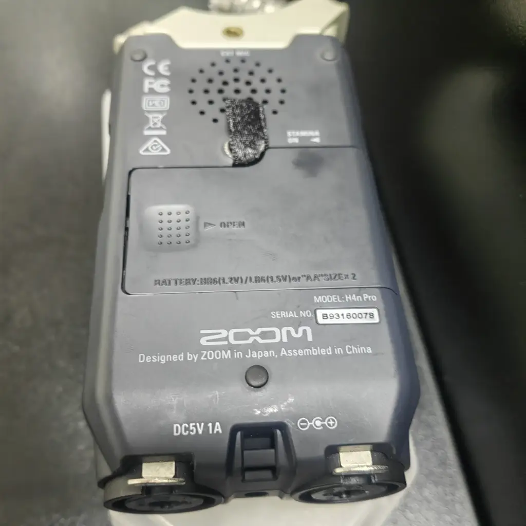 Zoom 4-Track Portable Recorder - View 6