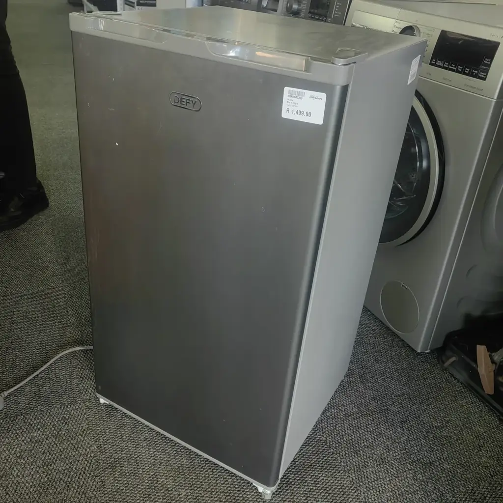 Bar Fridge Defy Dbf90m 90-Litre Free-Standing