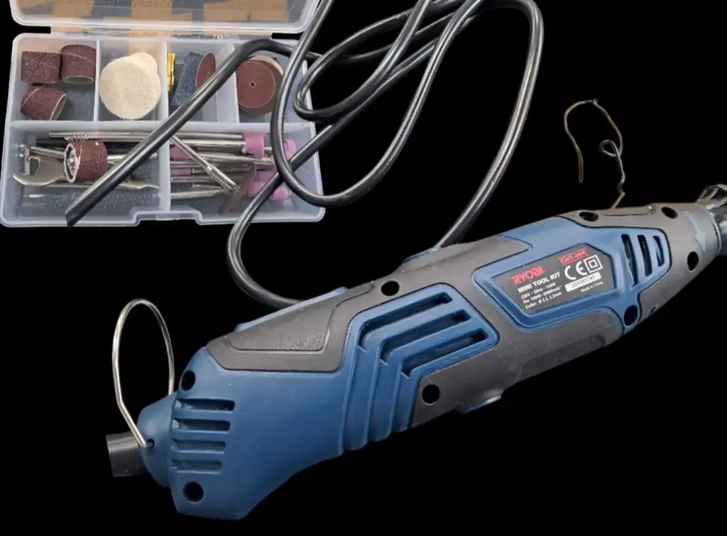 Ryobi Cht-40K Rotary Multi Tool Kit - View 2