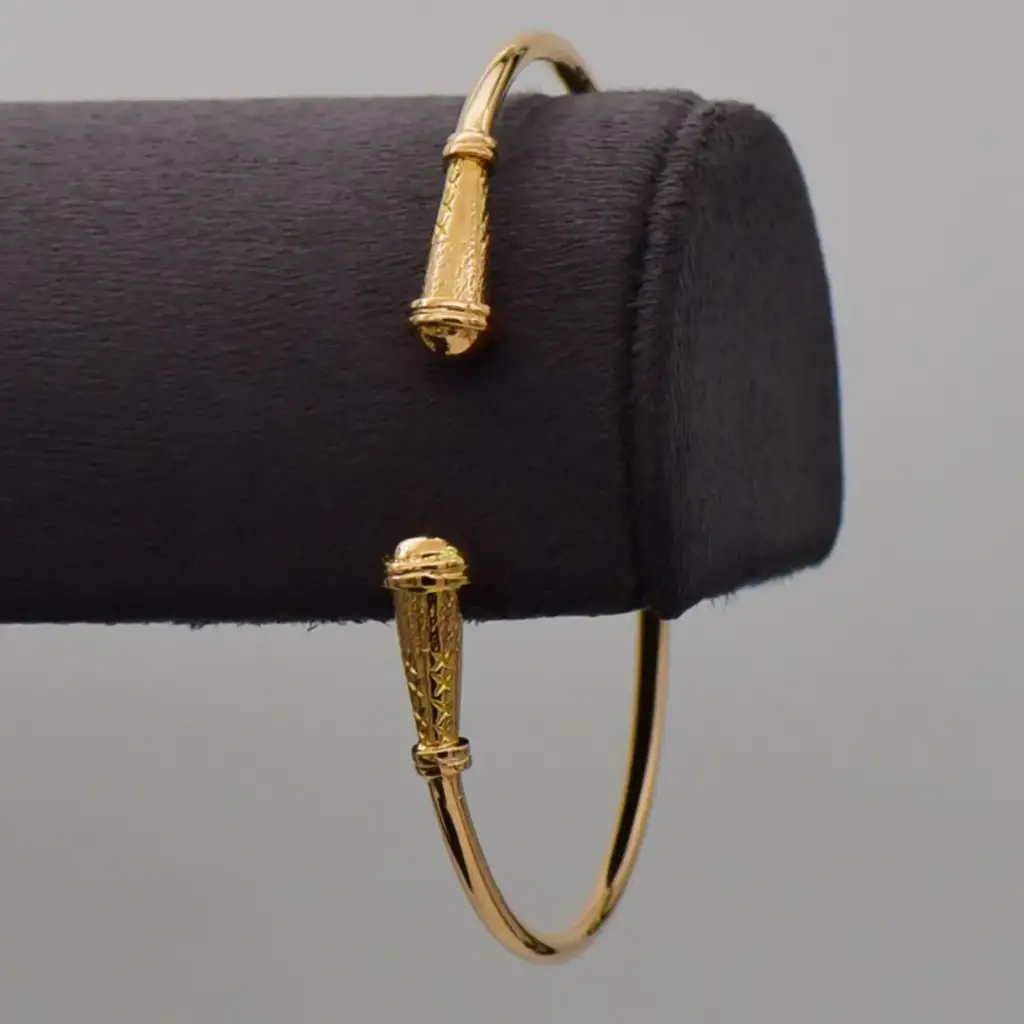 17ct Yellow Gold Bangle Plain - View 2