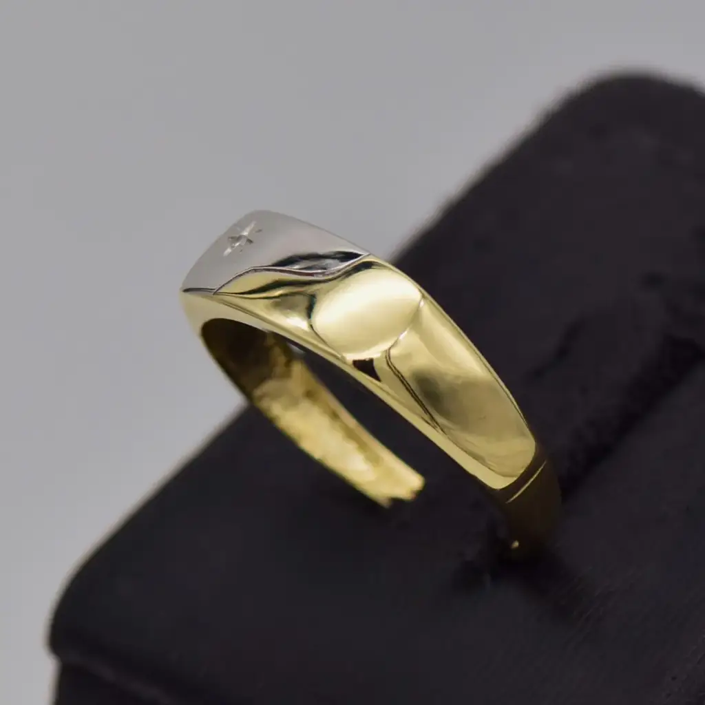 9ct Yellow Gold Men's Ring - View 3