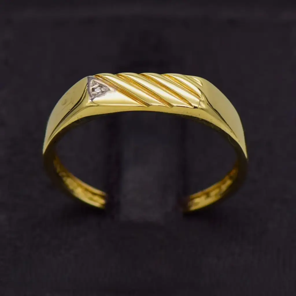 9ct Yellow Gold Men's Ring - View 5
