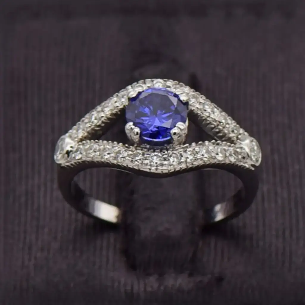 18ct White Gold Dress Ring