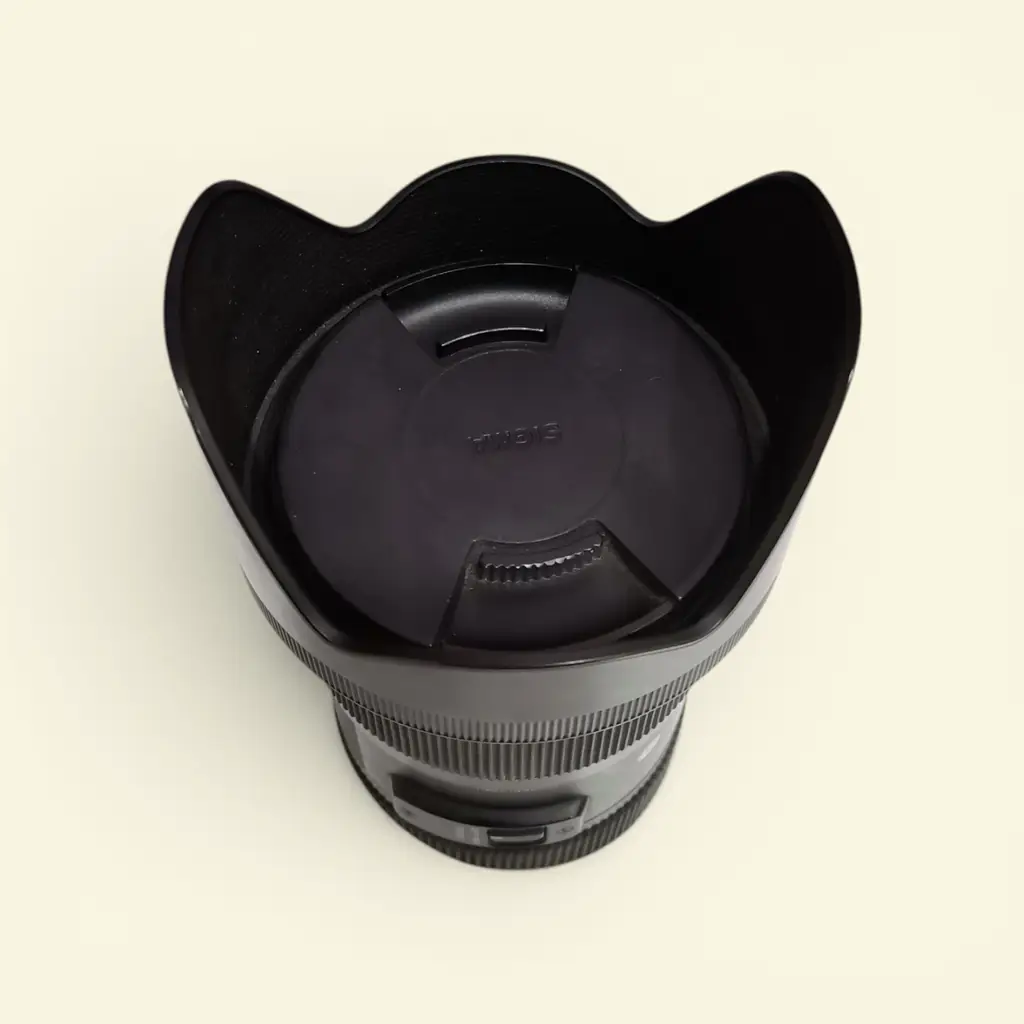 Sigma 18-35Mm F1.8 Dc Lens - View 2