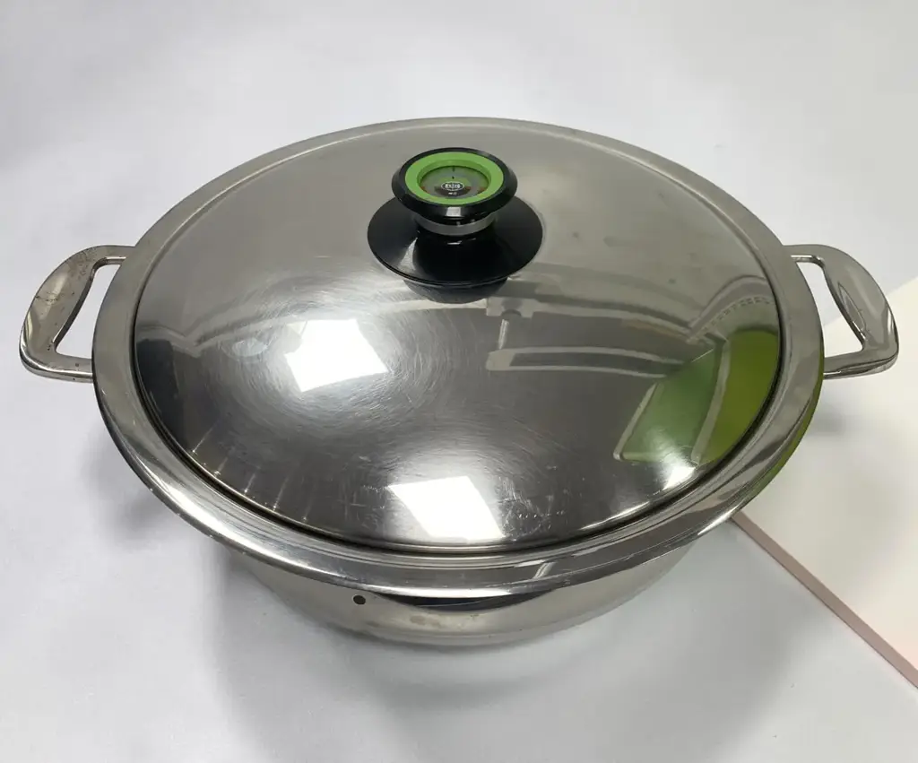 Amc 30 Cm Gourmet Fry Pan. - View 3