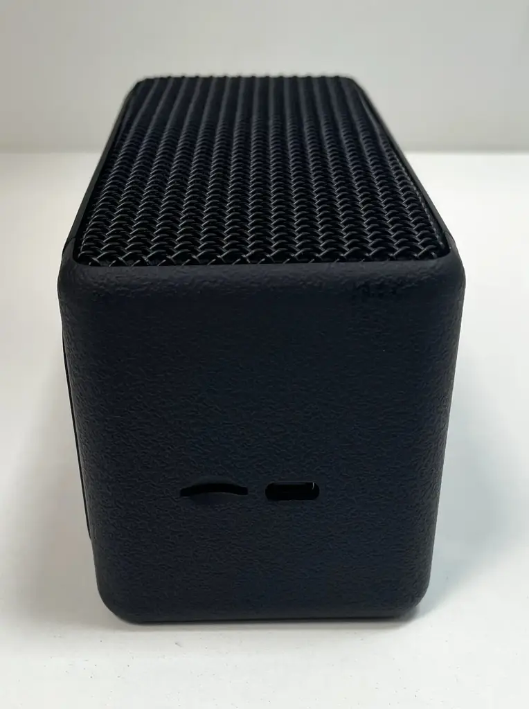 Stylus Av Bt1800 Portable Bluetooth Speaker - View 4