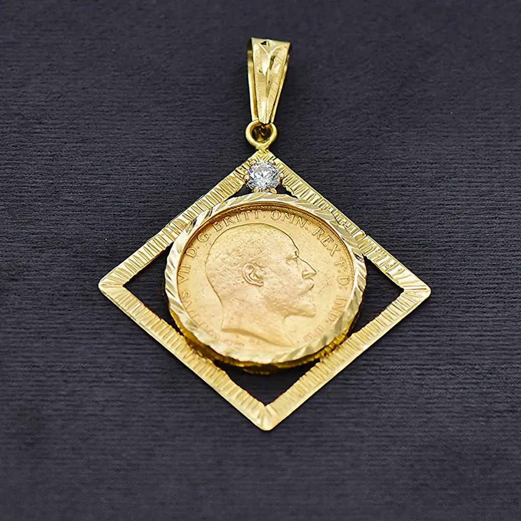 17ct & 22ct Yellow Gold Sovereign Coin Pendant