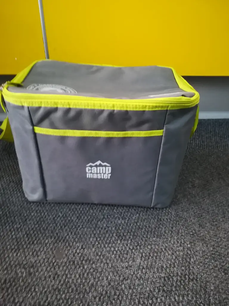Camp Master Cooler Bag