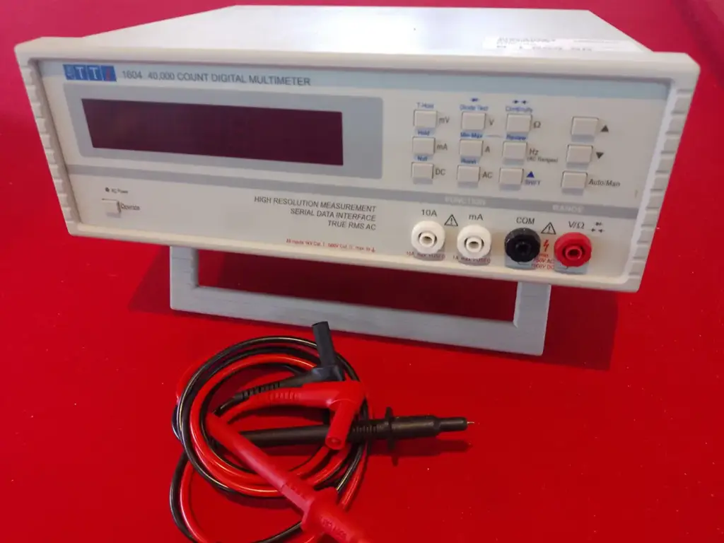 Aim-Tti 1604 Bench Digital Multimeter - View 2