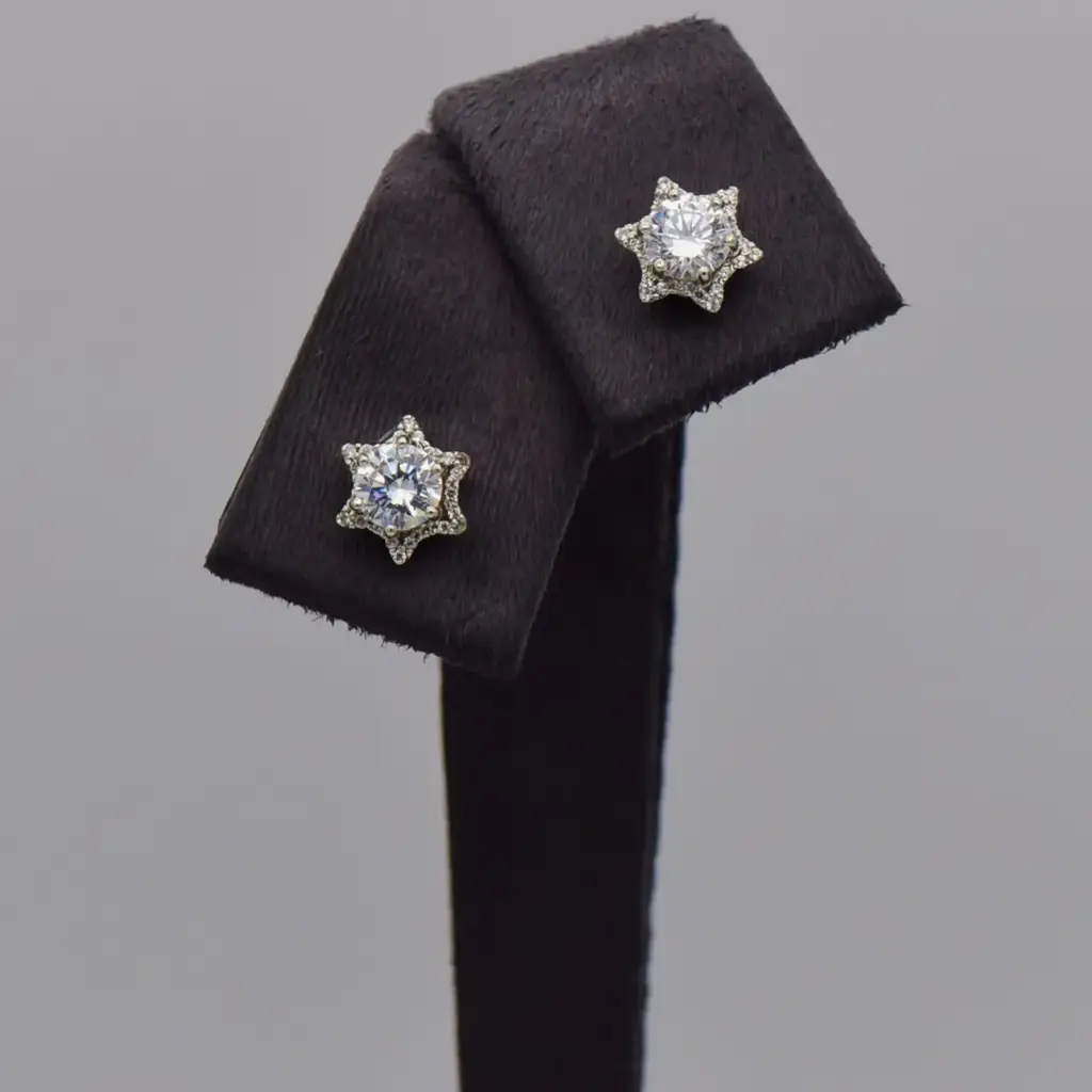 9ct White Gold Stud Earrings