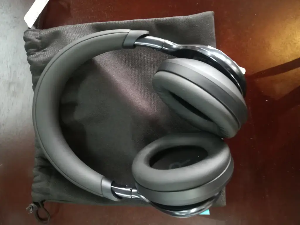 Soundcore Space One Headsets