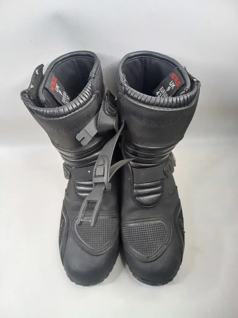 Metalize Boots - View 2