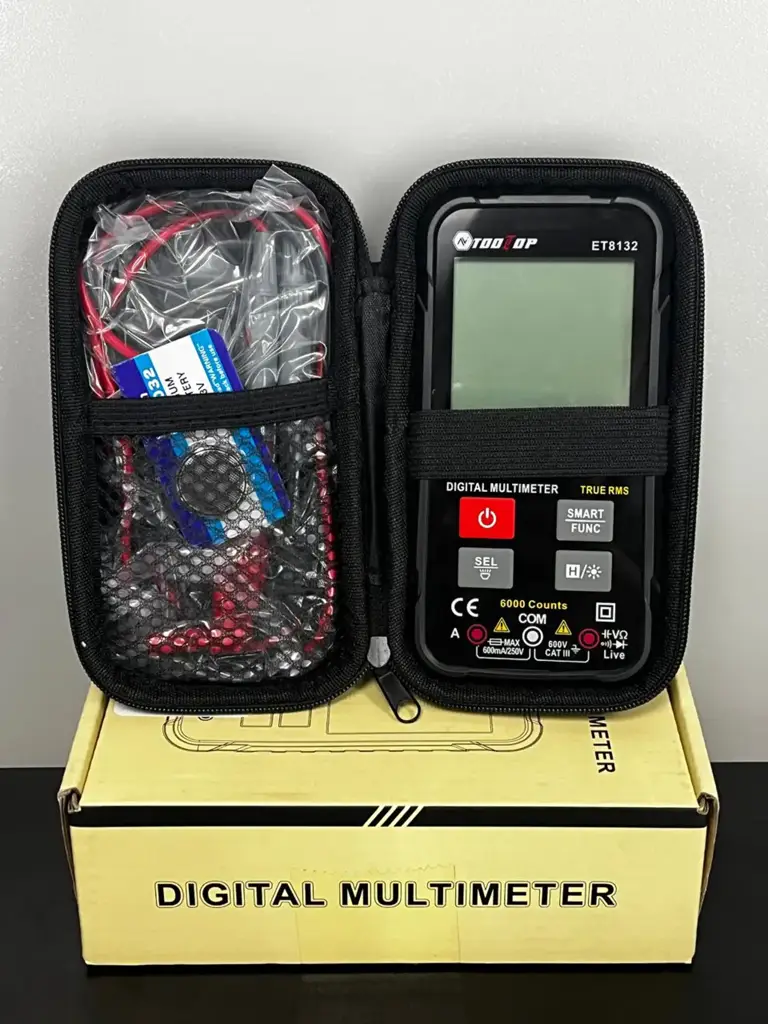 600V Smart Intelligent Digital Multimeter Et8132