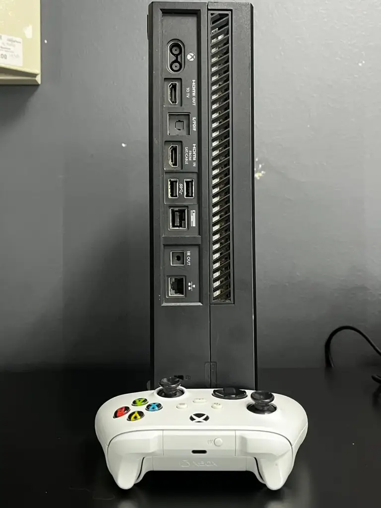 Xbox One Model 1540 - View 2