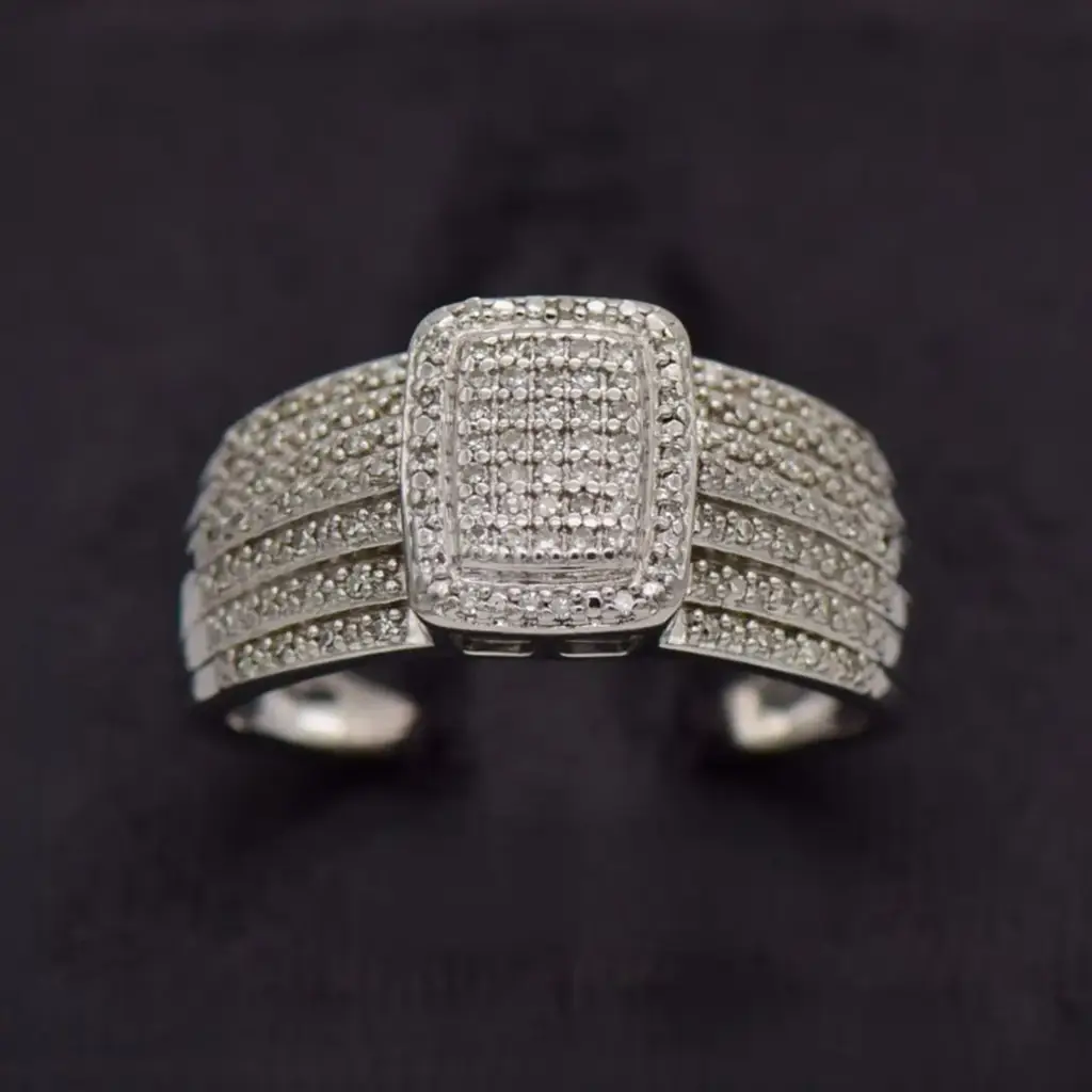 9ct White Gold Dress Ring
