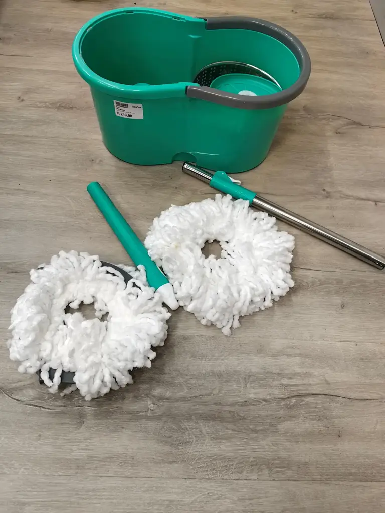 Rotating Mop With Bucket - View 2