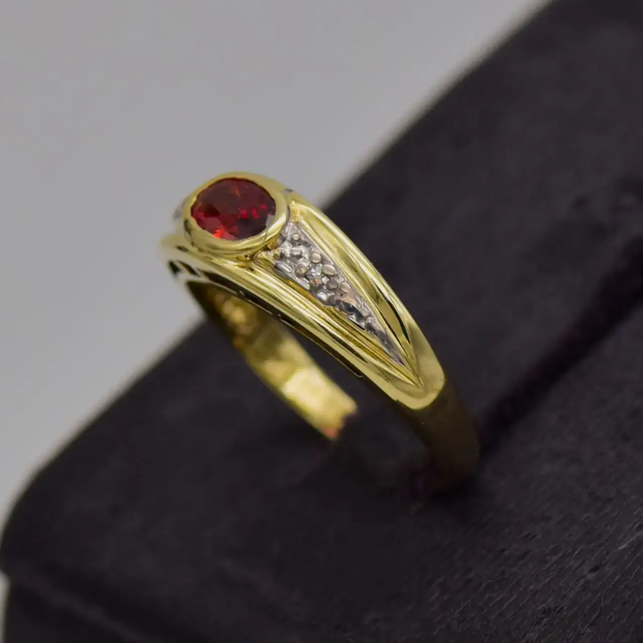9ct Yellow Gold Dress Ring - View 3