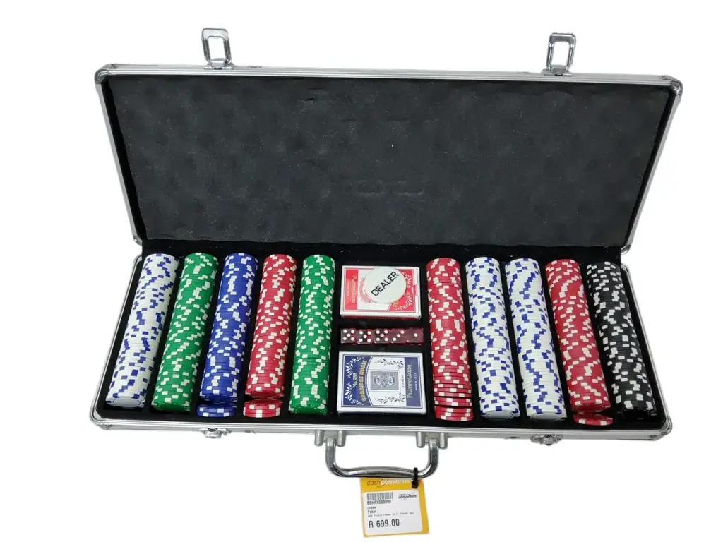 300 Piece Poker Set | Poker Chips Cards & Carry Case - View 2