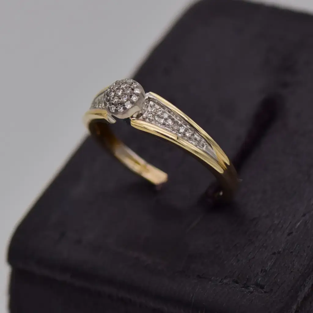 9ct Yellow Gold Engagement Ring - View 3