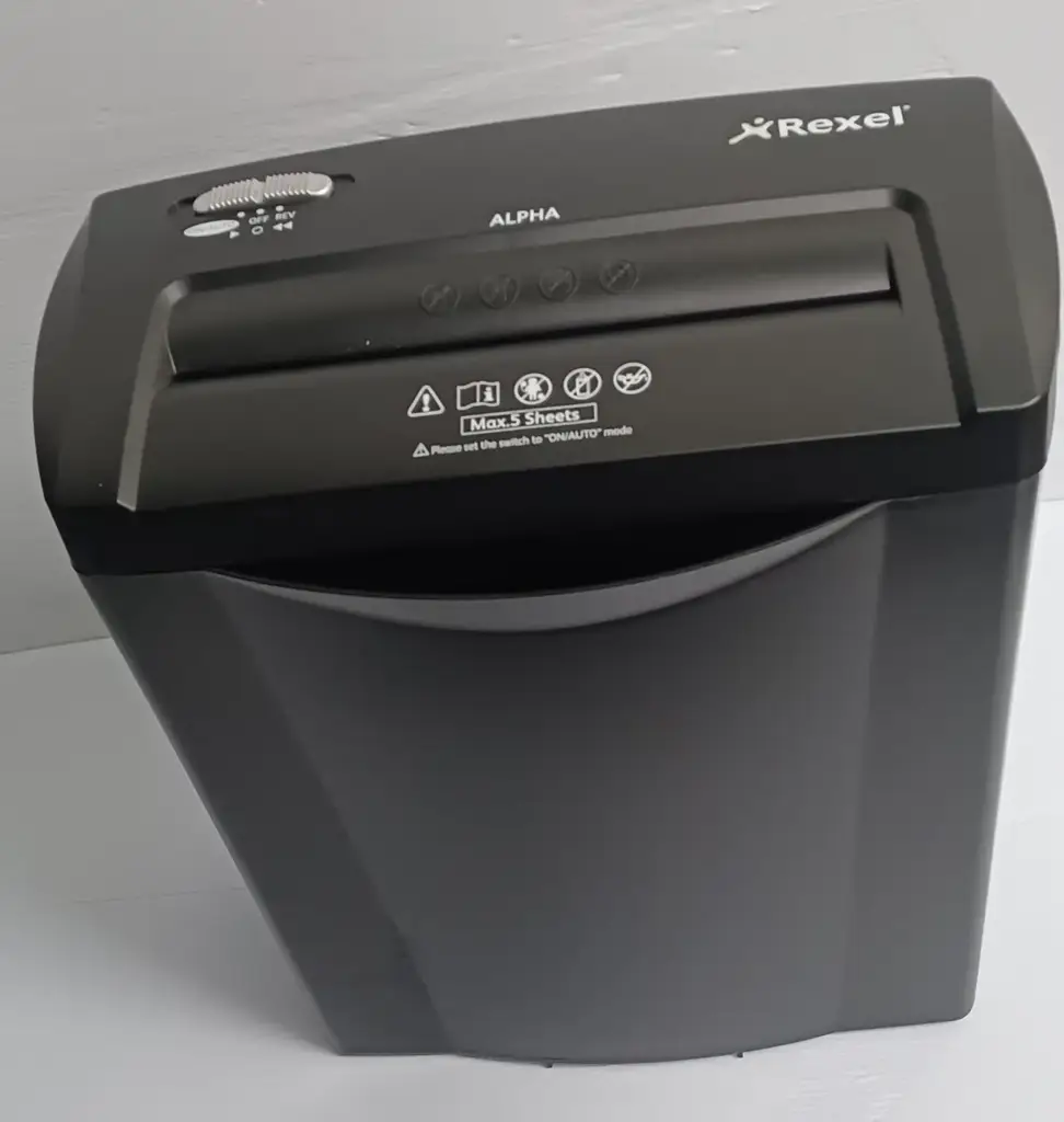 Rexel Alpha Shredder – Compact Cross-Cut, 10L Bin