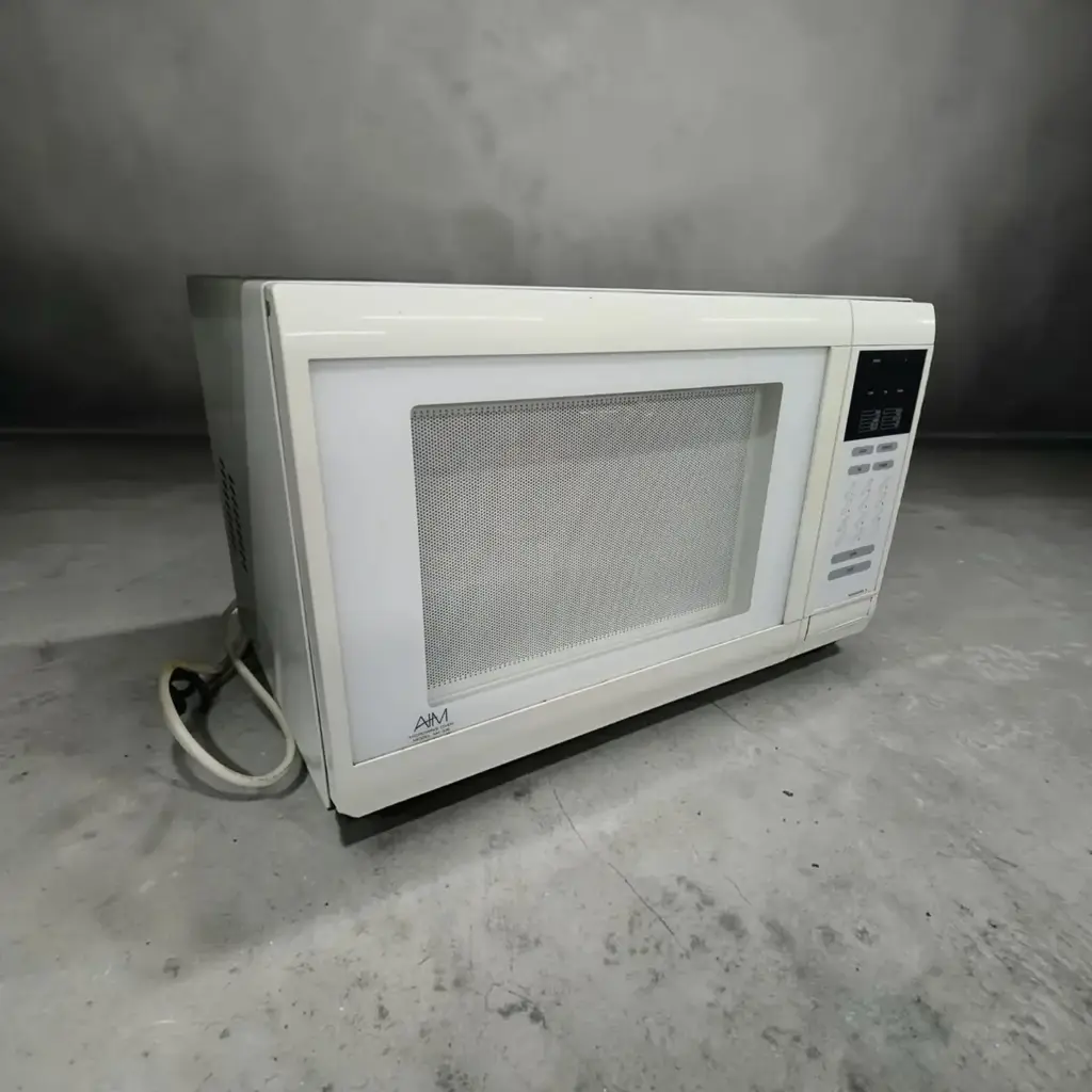 Aim Microwave Model Am33e