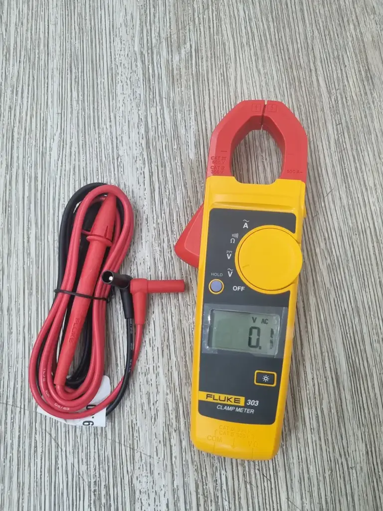 Fluke 303 Clamp Meter