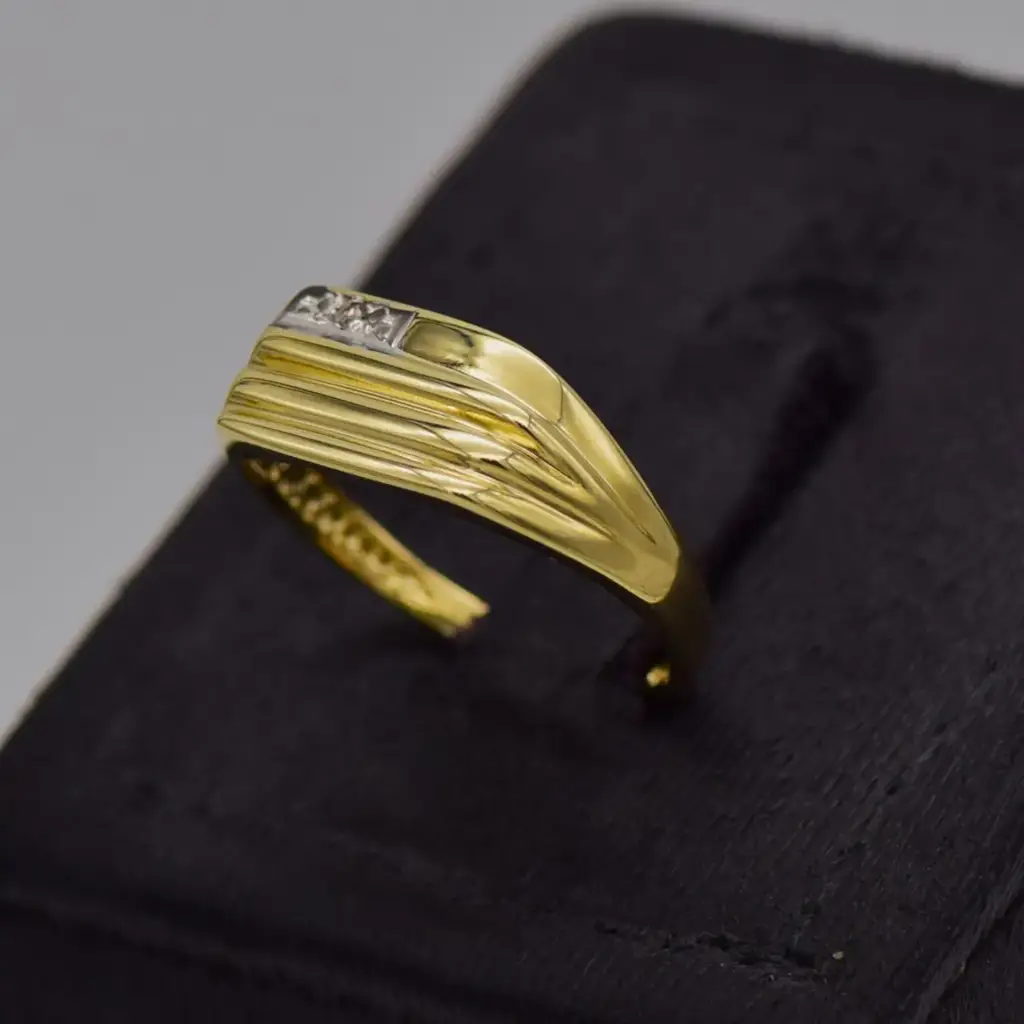 9ct Yellow Gold Men's Ring - View 3