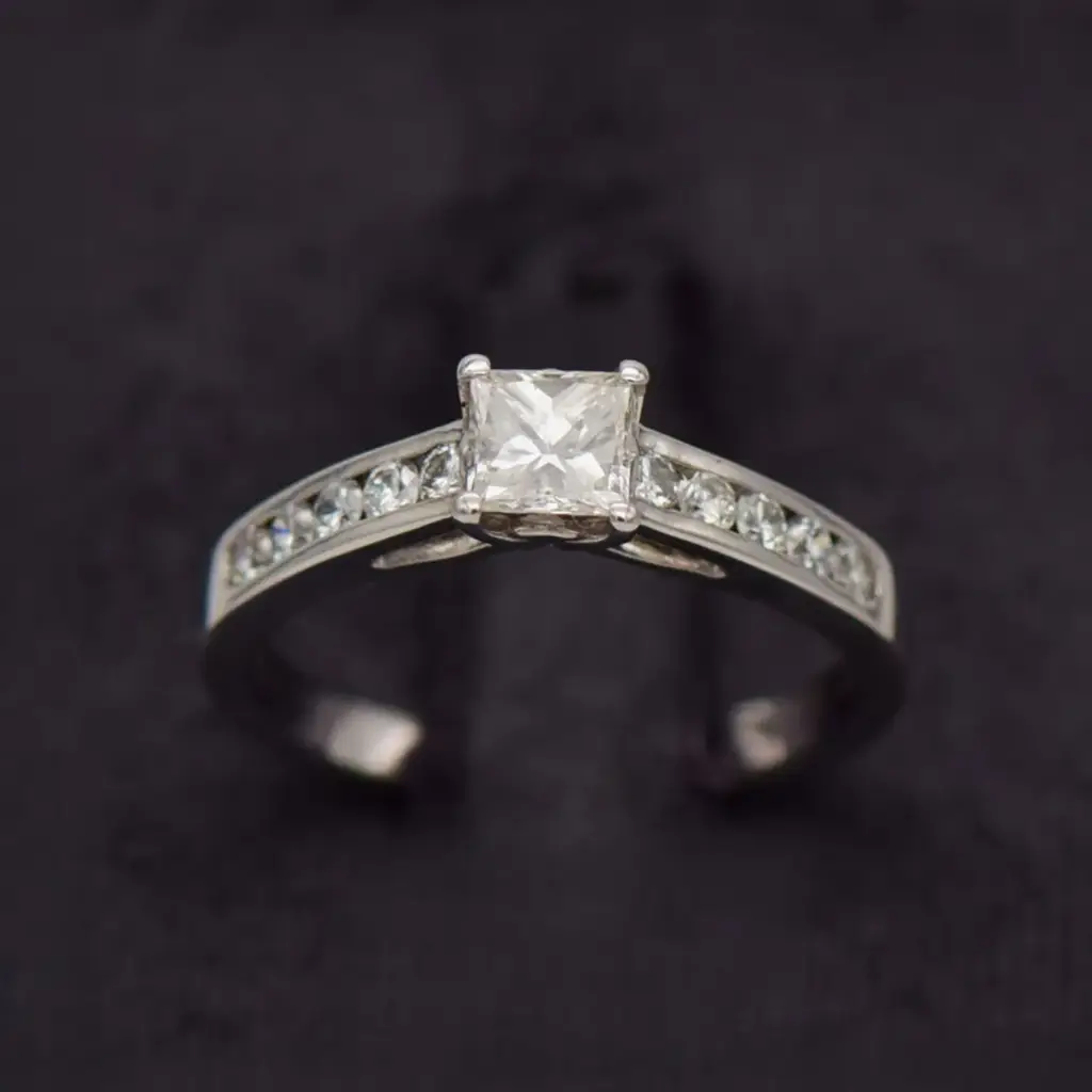 18ct White Gold Engagement Ring