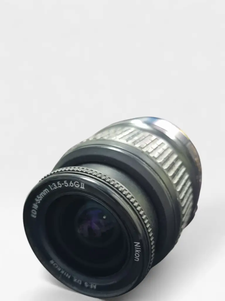 Nikon Dx Af‑S Nikkor 18–55 Mm F/3.5–5.6Gii Ed – Camera Lens - View 3