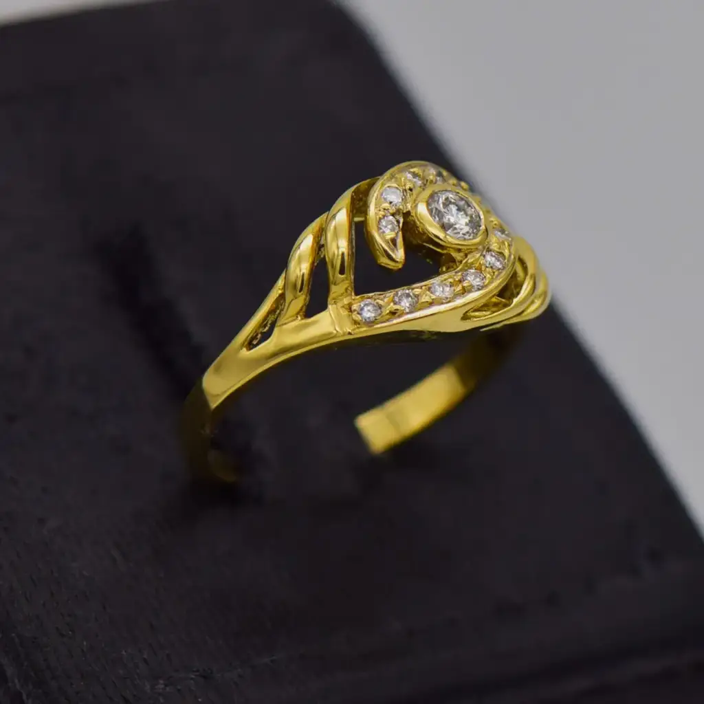 18ct Yellow Gold Dress Ring - View 2