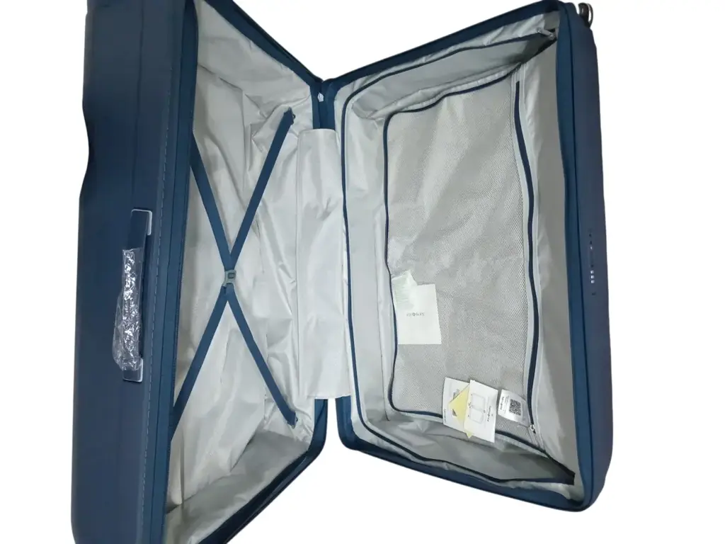 Brand New Samsonite Hi-Fi Spinner Suitcase - View 3