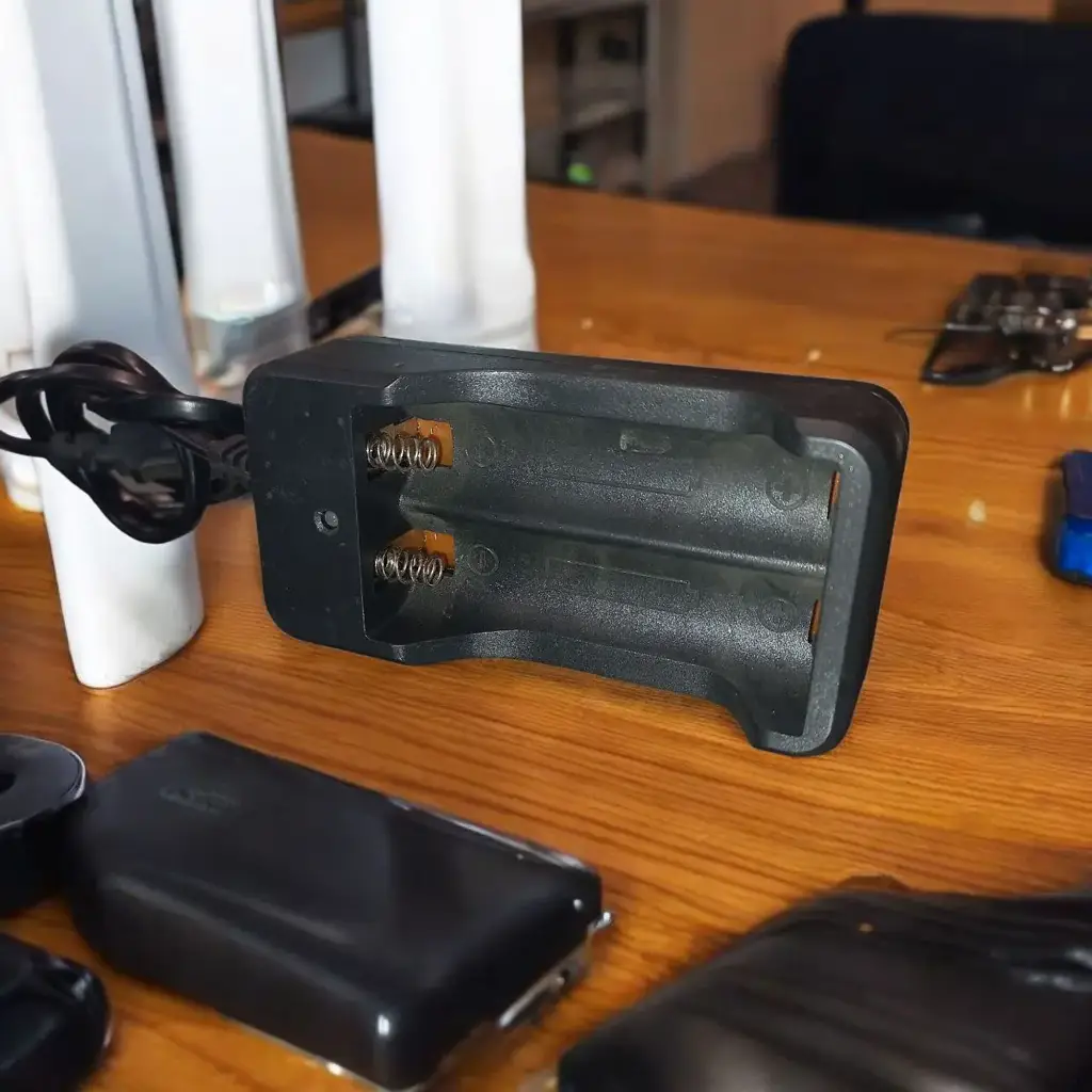 Battery Charger, Fast Charging, Energy Saving- Pre Owned