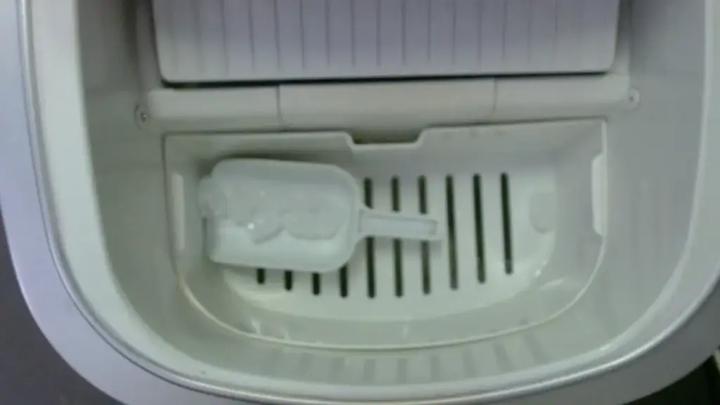 Mighty Ice Maker Bl-15 - View 3