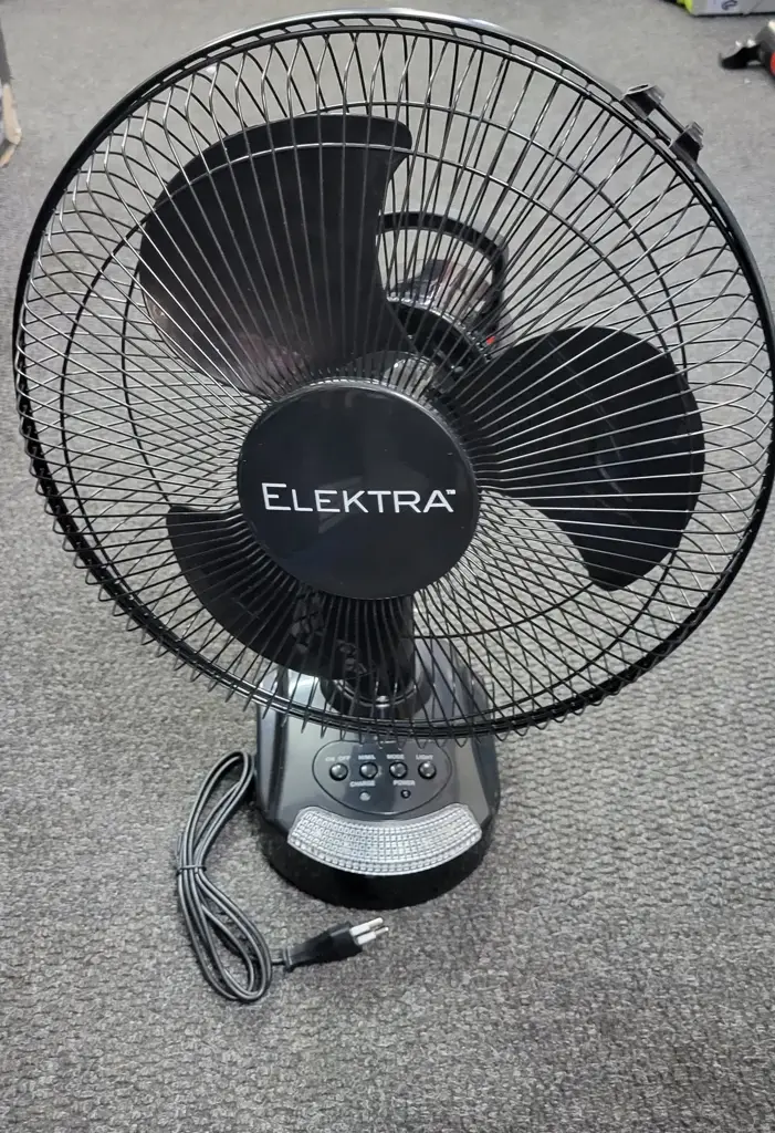 Elektra Everlast 12" Rechargeable Desk Fan - View 2