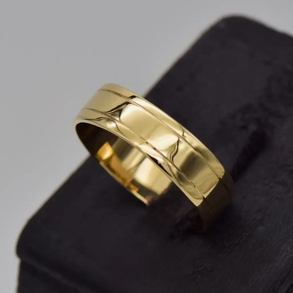 9ct Yellow Gold Wedding Band Patterned - View 3